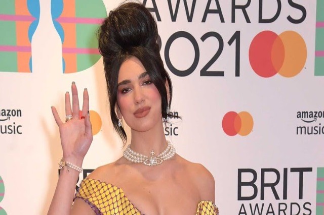 Dua Lipa dominon në “Brit Awards”, urohet edhe Presidentja Vjosa Osmani