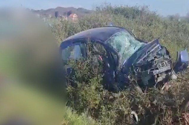 Durrës, humb kontrollin e makinës. Plagosen 4 persona, përfundojnë në spital